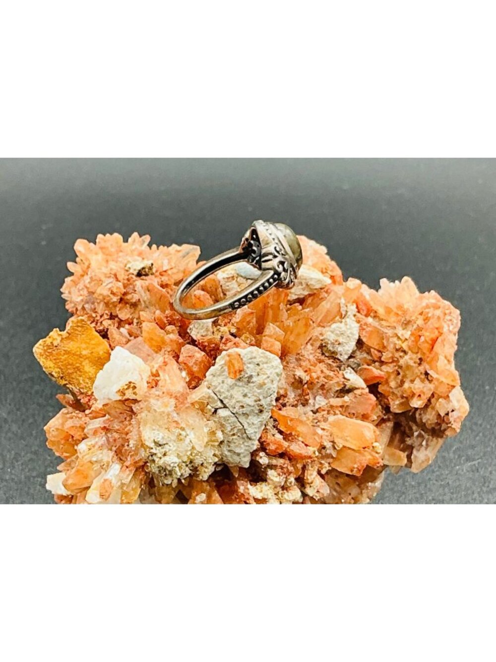 Stunning Labradorite & Sterling Ring - Picture 2 of 3